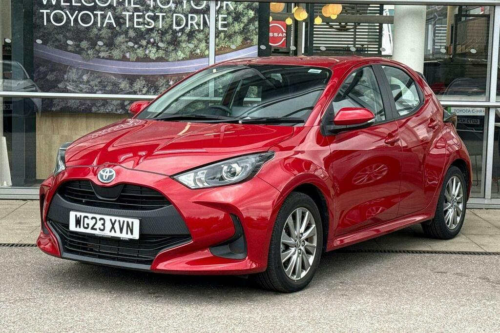 Toyota Yaris 1.5 Vvt H Icon Hatchback Hybrid E Cvt Red #3