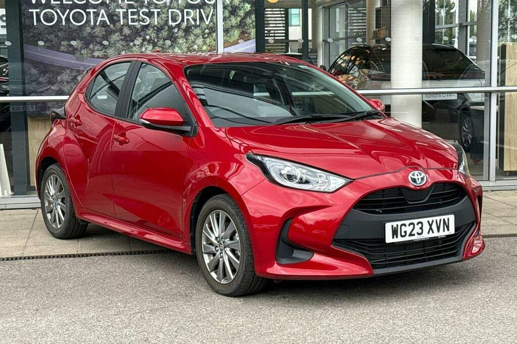 Toyota Yaris 1.5 Vvt H Icon Hatchback Hybrid E Cvt Red