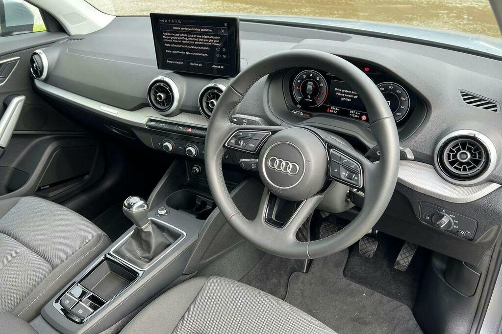 Audi Q2 S Line Black #10