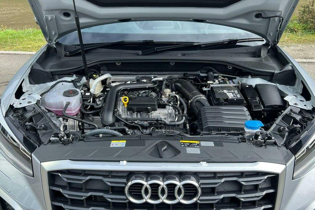 Audi Q2 S Line Black #32