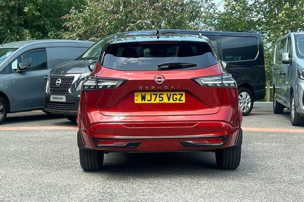 Nissan Qashqai 1.3 Dig T Mhev N Design Suv Hybrid Manu Red #4