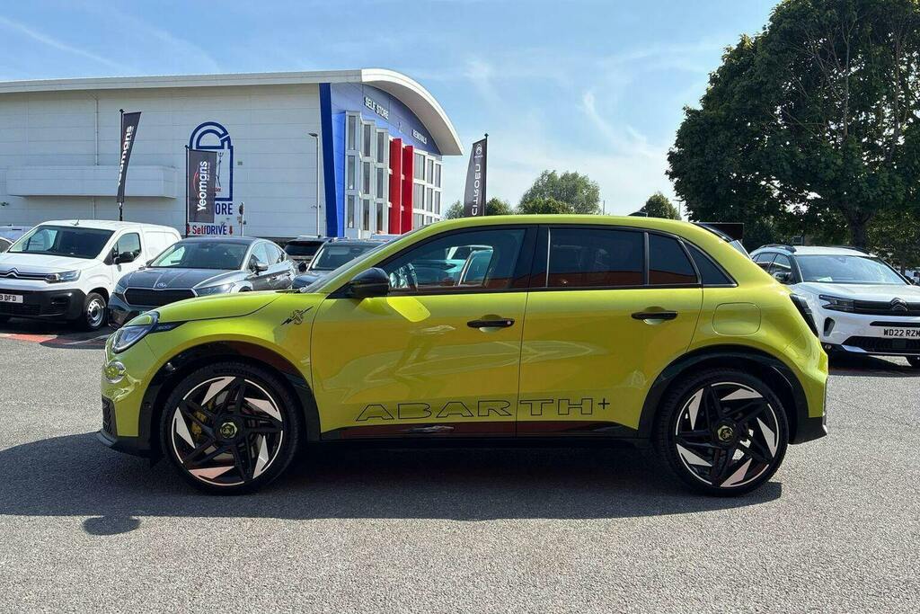 Abarth 600e 54Kwh Scorpionissima Suv Green #6