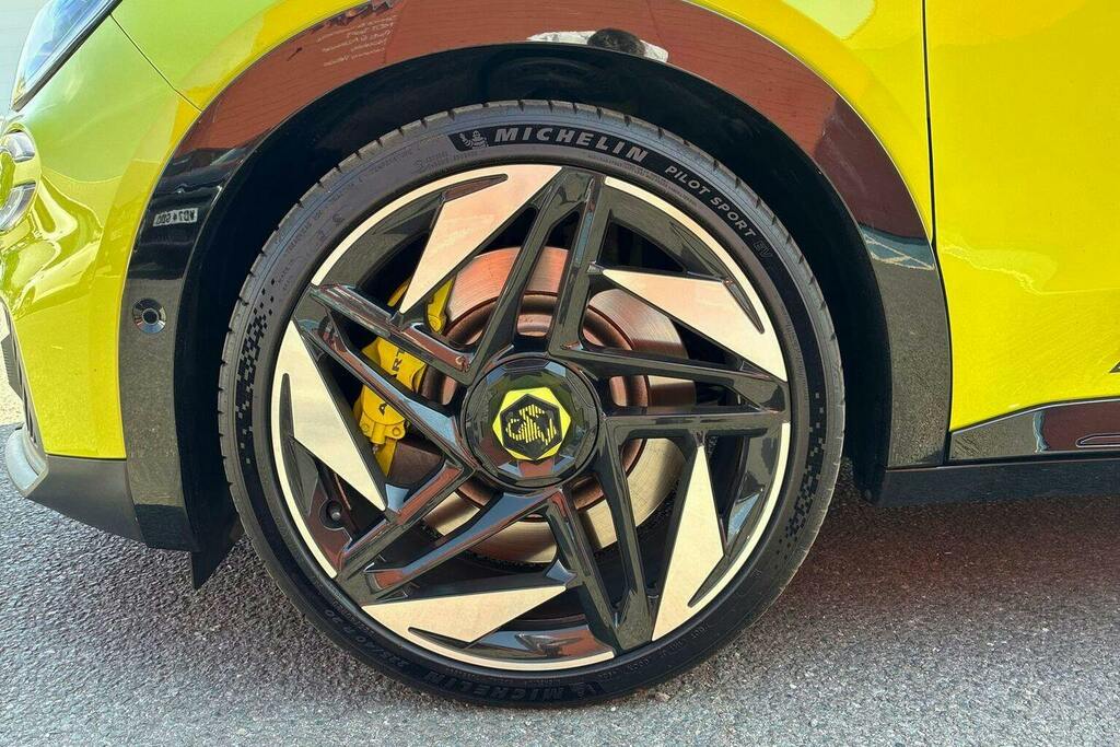 Abarth 600e 54Kwh Scorpionissima Suv 280 Ps #9