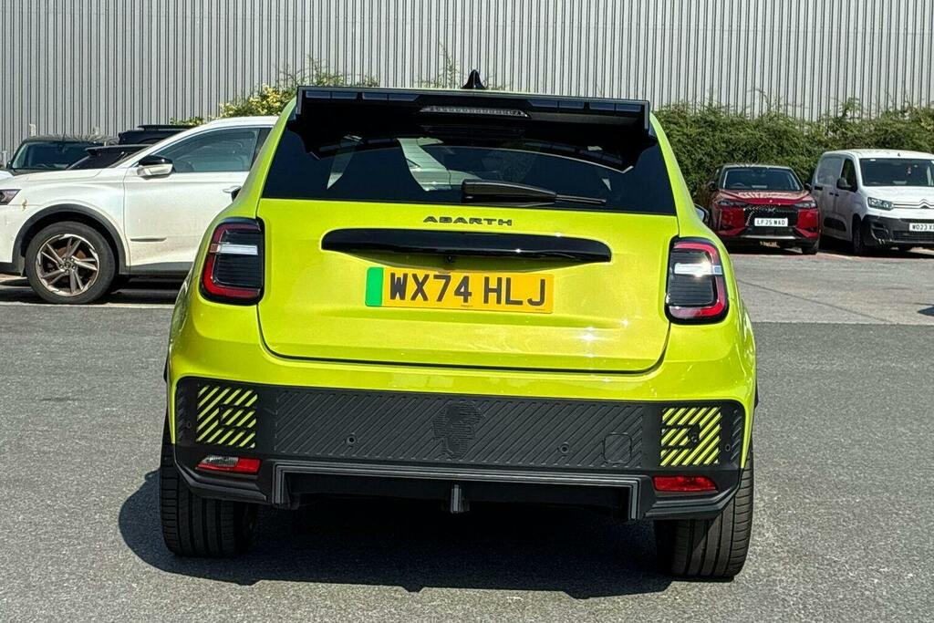 Abarth 600e 54Kwh Scorpionissima Suv Green #4