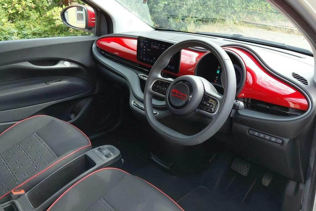 Fiat 500E 42Kwh Icon Black #10