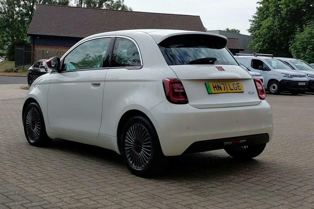 Fiat 500E 42Kwh Red Hatchback White #5