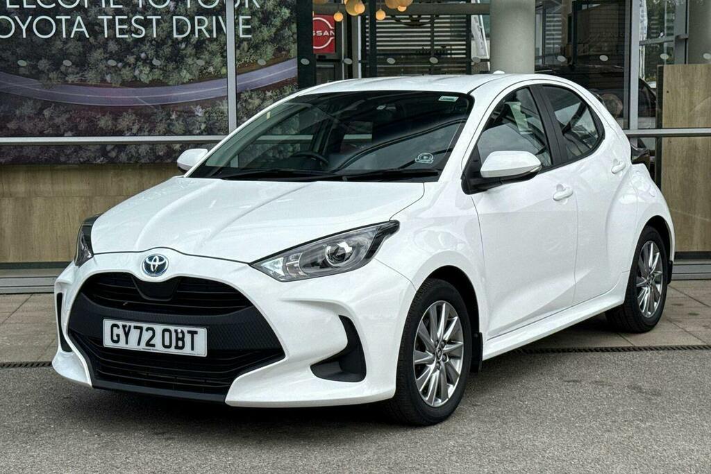 Toyota Yaris 1.5 Vvt H Icon Hatchback Hybrid E Cvt White #3