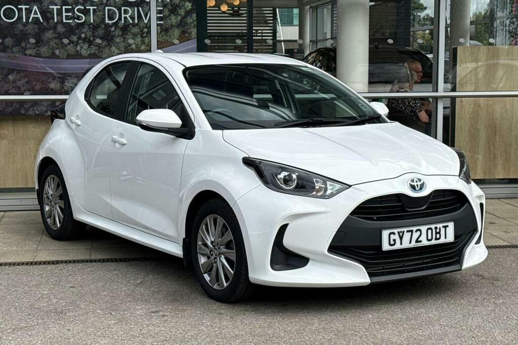 Toyota Yaris 1.5 Vvt H Icon Hatchback Hybrid E Cvt White