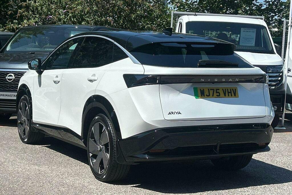 Nissan Ariya 87Kwh Advance Suv 22Kw Charger White #5