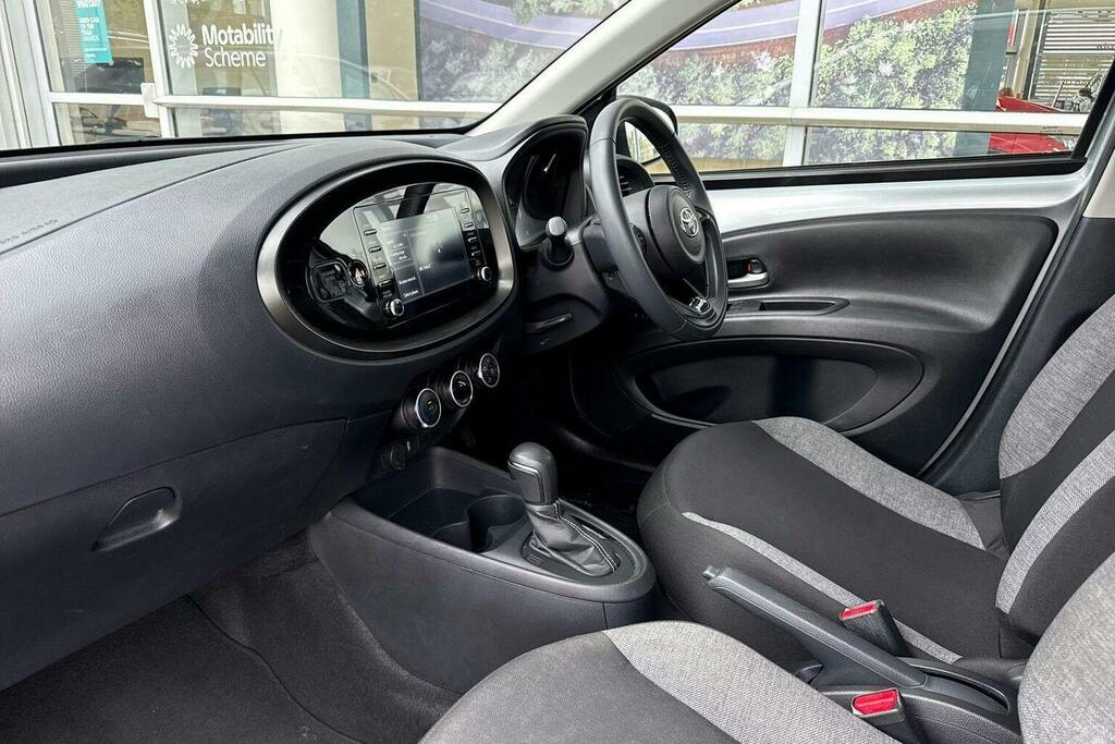 Toyota Aygo X 1.0 Vvt I Pure Hatchback X Shift Silver #5