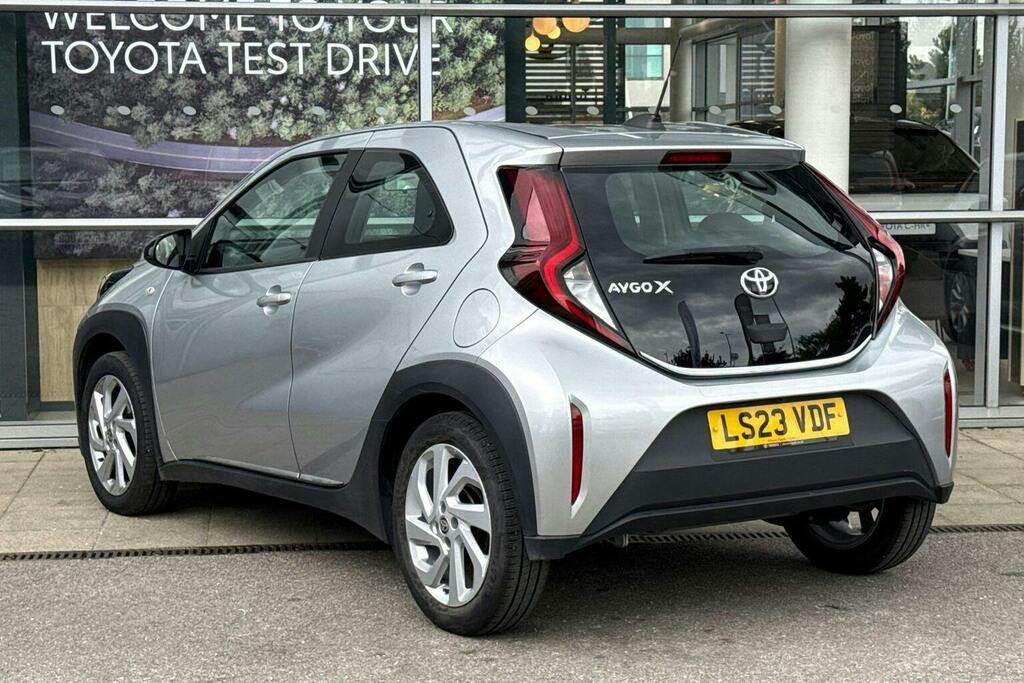 Toyota Aygo X 1.0 Vvt I Pure Hatchback X Shift Silver #4