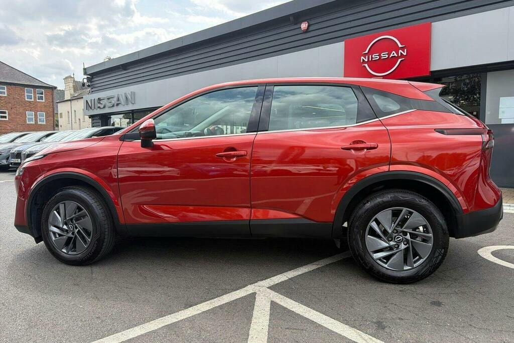 Nissan Qashqai 1.3 Dig T Mhev Acenta Premium Suv Hybri LY23FXG Red #6