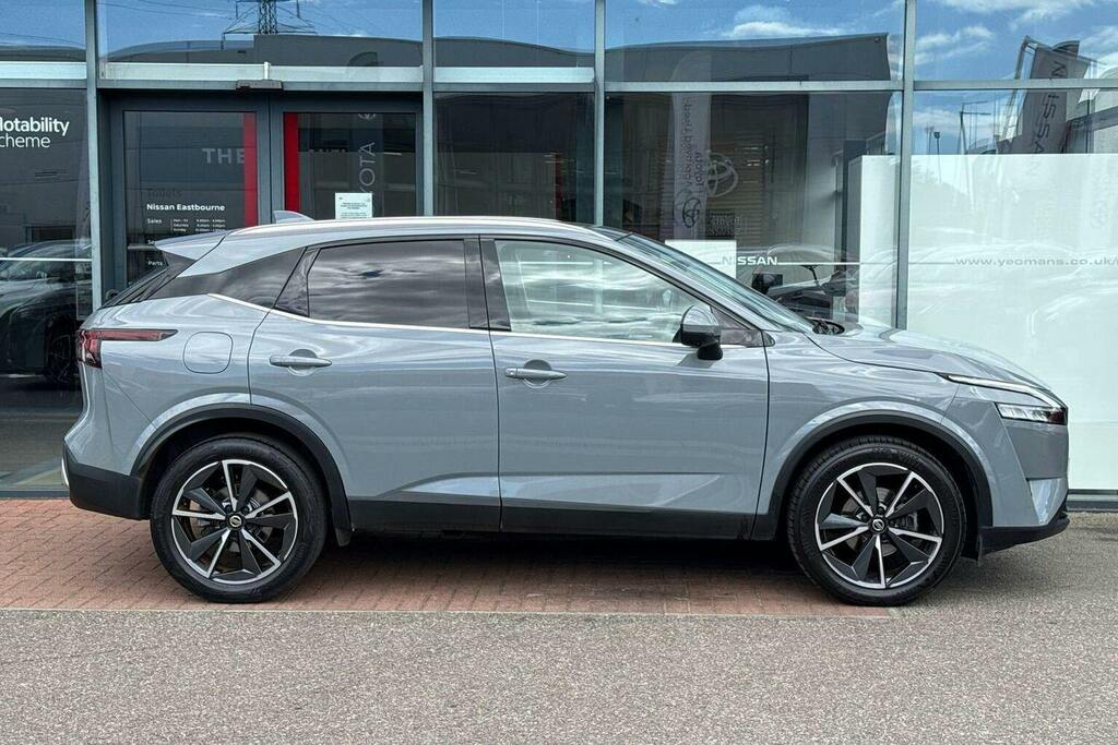 Nissan Qashqai 1.3 Dig T Mhev Tekna Suv Hybrid VN22BYC Grey #2
