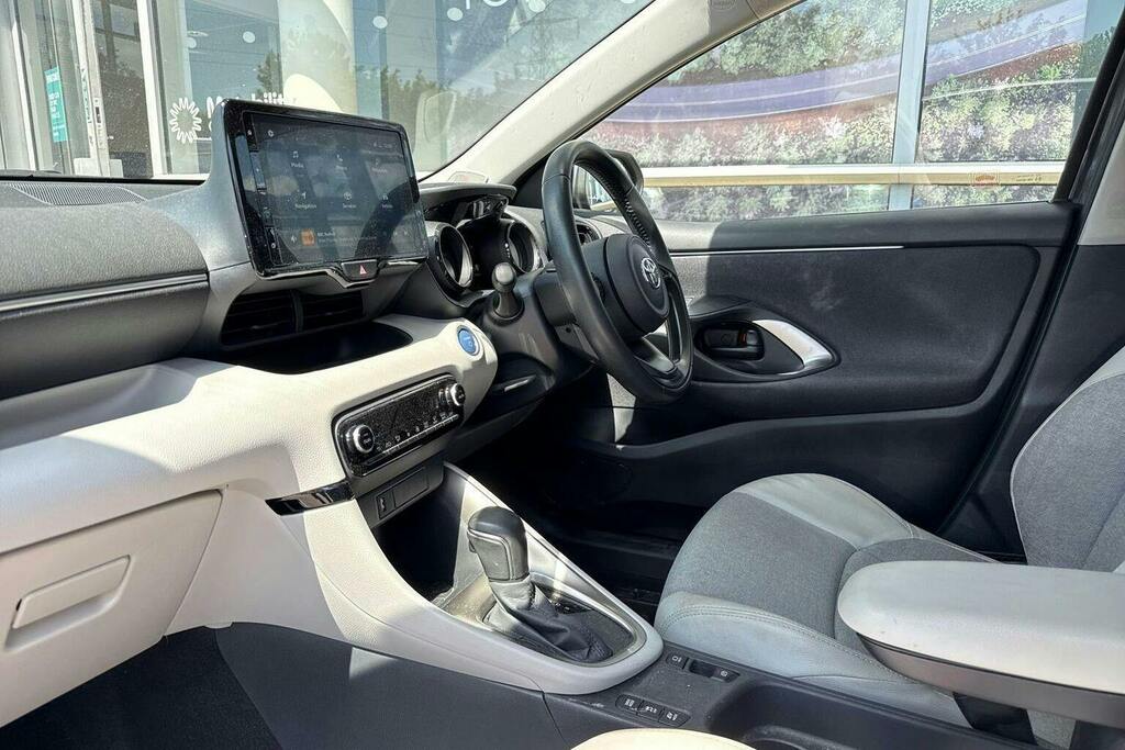 Toyota Yaris 1.5 Vvt H Excel Hatchback Hybrid E Cvt GV23NPJ Grey #5