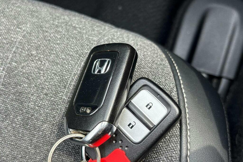 Honda Jazz I-mmd Se Black #39