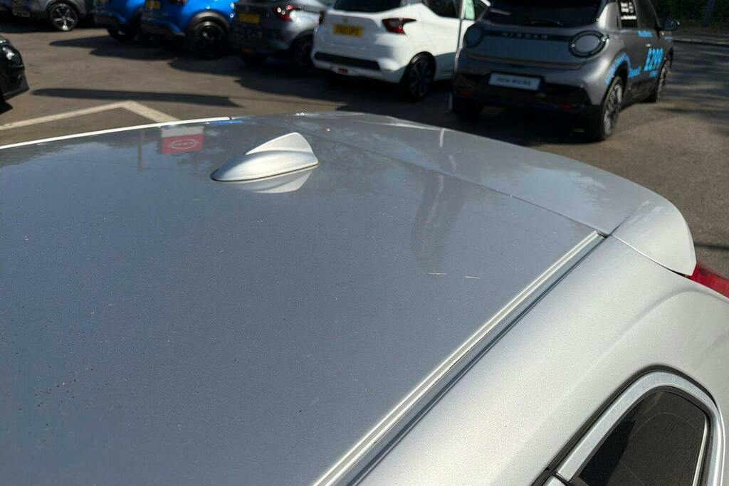 Volvo V40 T2 122 Momentum Nav Plus White #41