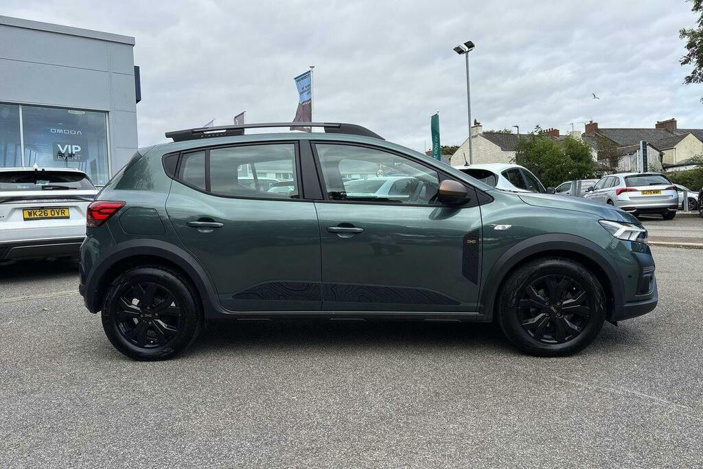 Dacia Sandero Stepway 1.0 Tce Extreme Hatchback Green #2