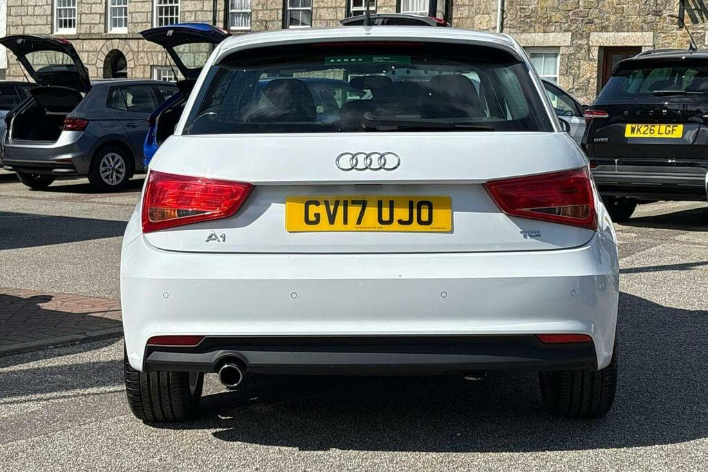 Audi A1 1.6 Tdi Sport Sportback White #4