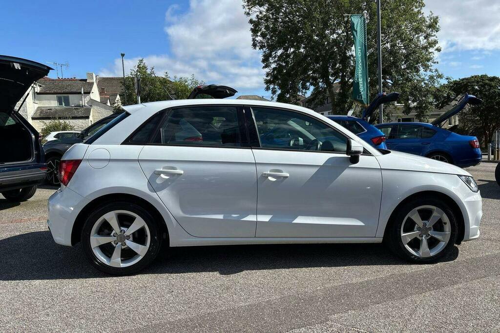 Audi A1 1.6 Tdi Sport Sportback White #2