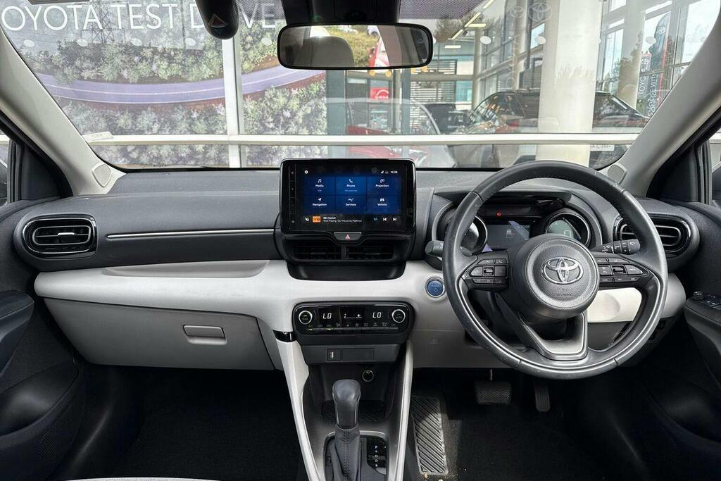 Toyota Yaris 1.5 Vvt H Excel Hatchback Hybrid E Cvt GV23OUP Silver #6
