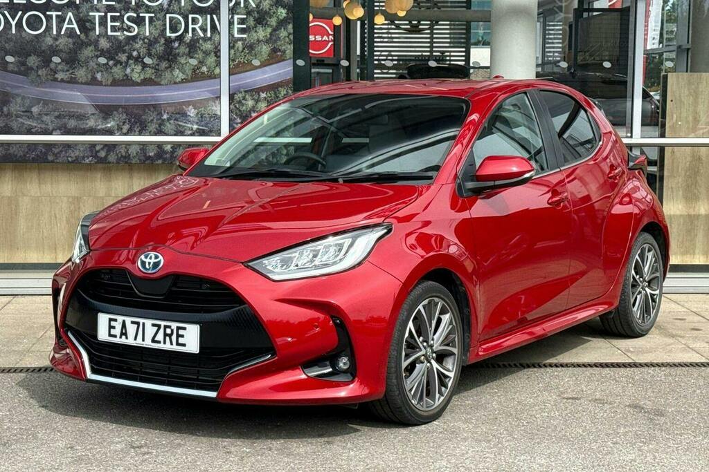 Toyota Yaris 1.5 Vvt H Excel Hatchback Hybrid E Cvt Red #3