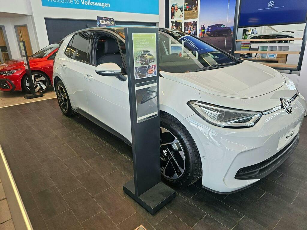 Volkswagen ID.3 Pro 59Kwh Match Hatchback White