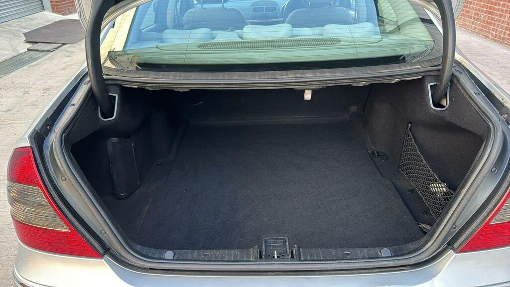 Mercedes-Benz E Class 1.8 E200 Kompressor Elegance Silver #9