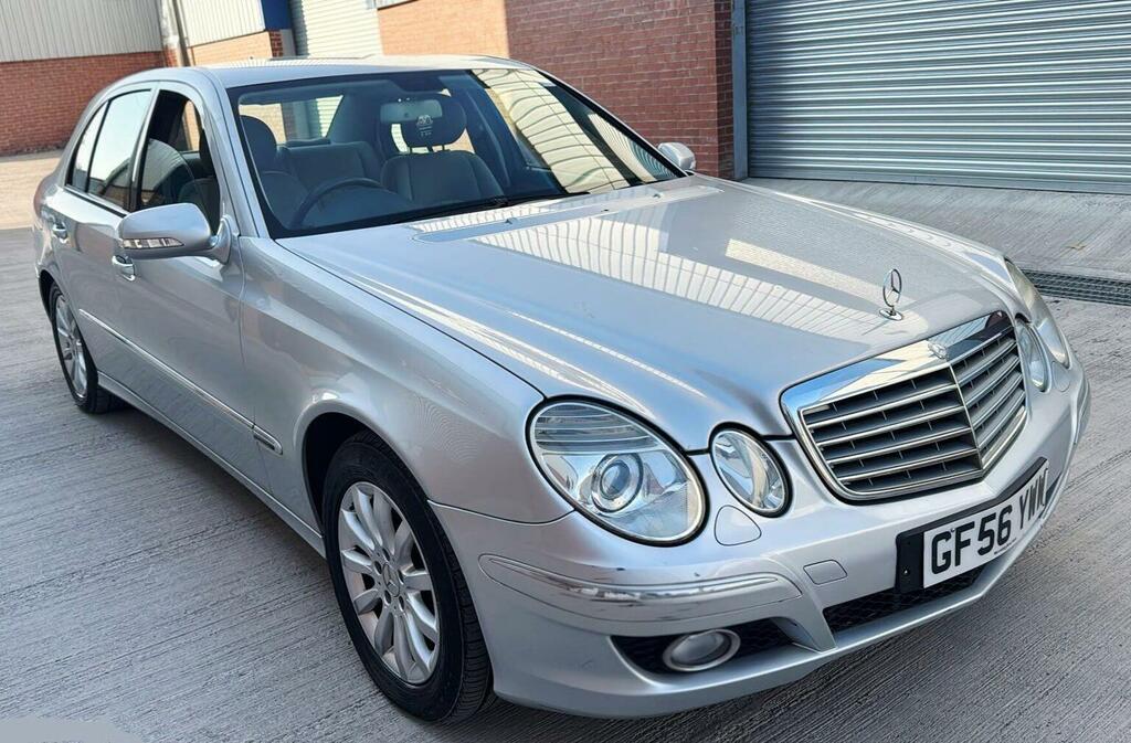 Mercedes-Benz E Class 2.1 E220 Cdi Elegance Silver