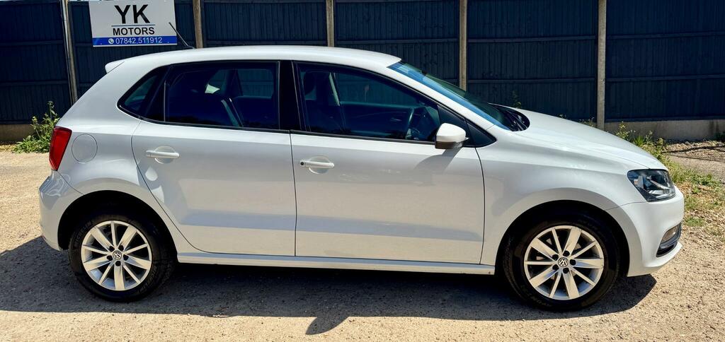 Volkswagen Polo 2014 1.4 Match Edition Hatchback Dsg Eu Red #3