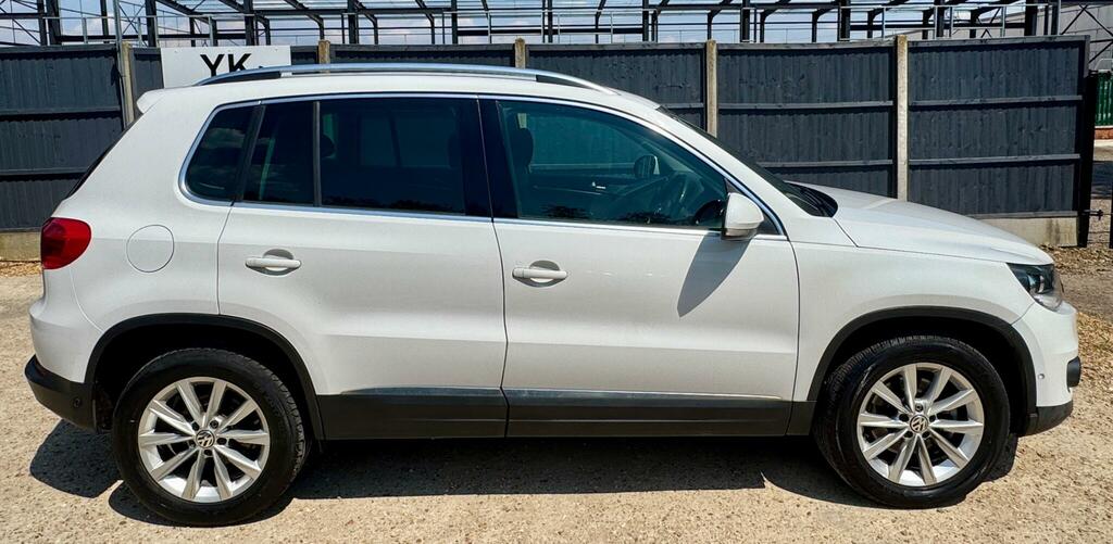 Volkswagen Tiguan 2.0 Tdi Sport 4Wd Euro 5 Black #4