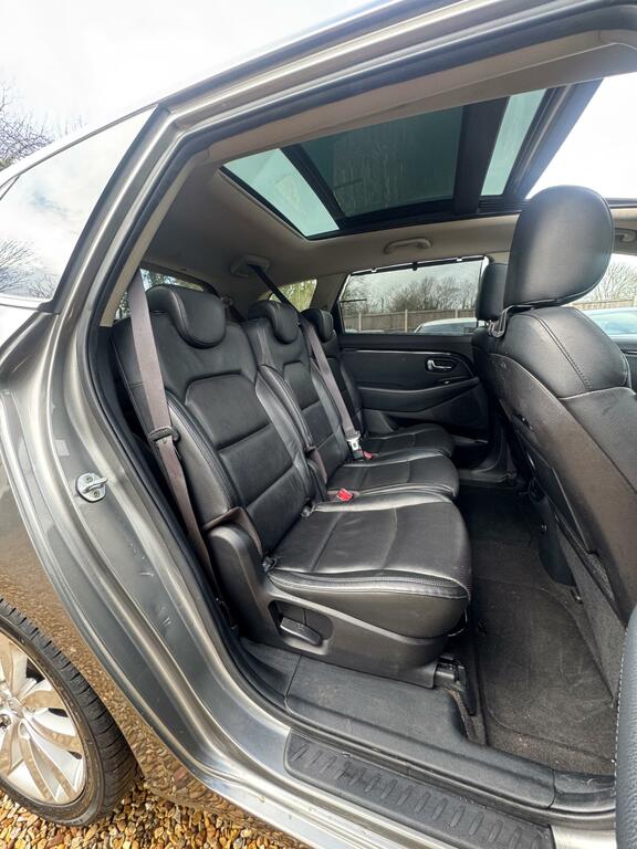 Kia Carens 2 Silver #25