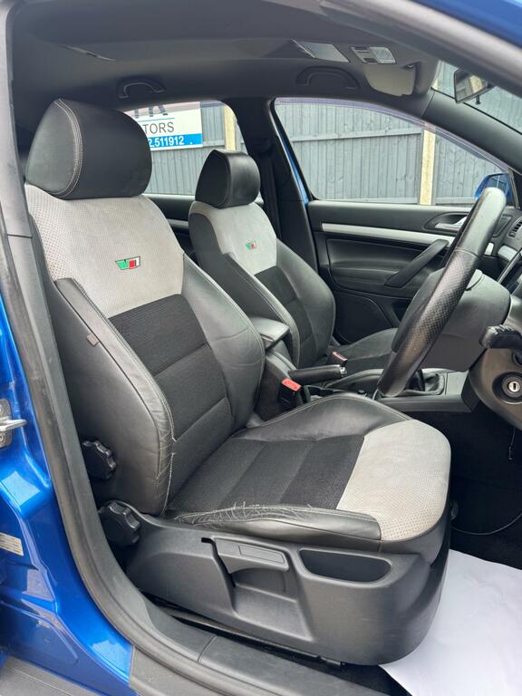 Skoda Octavia 2.0 Scout Tdi 4X4 Blue #19