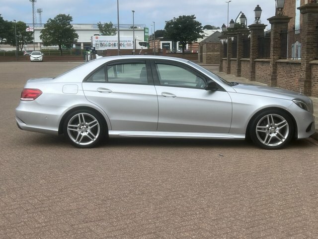 Mercedes-Benz E Class 2016 2.1 E220 Bluetec Amg Night Edition Saloon MP65JTV Black #5