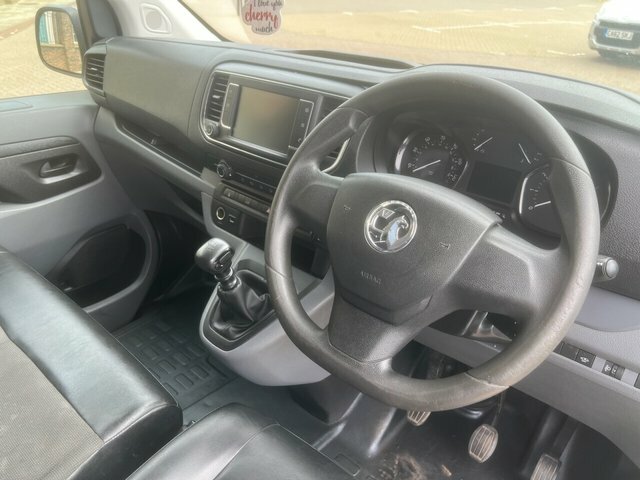 Vauxhall Vivaro   #9