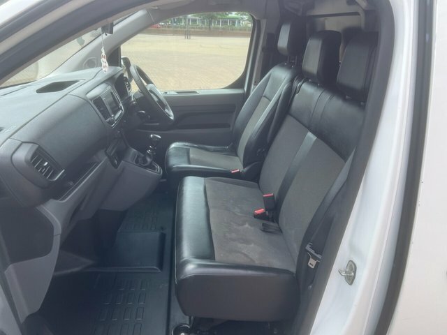 Vauxhall Vivaro   #7