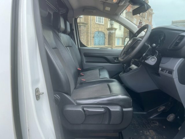 Vauxhall Vivaro   #8