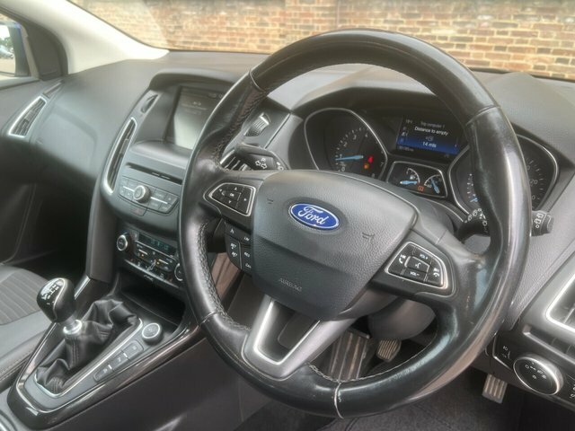 Ford Focus Hatchback White #5
