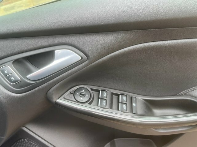 Ford Focus Hatchback White #19