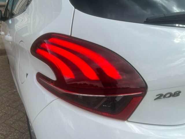 Peugeot 208 1.2L Tech Edition Black #15