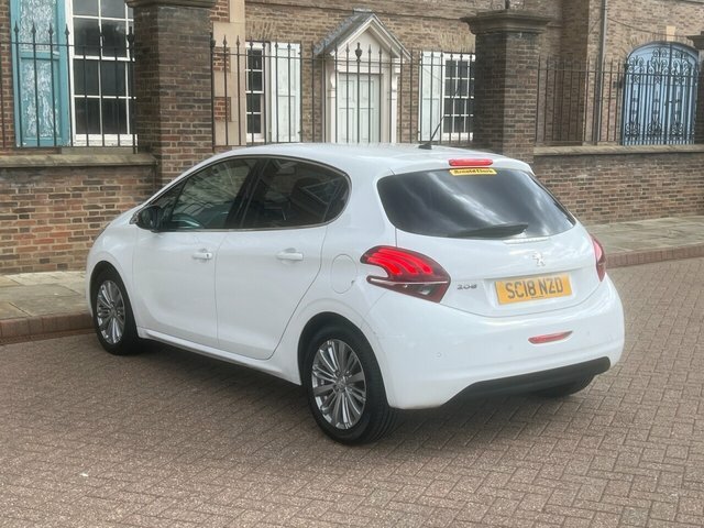 Peugeot 208 1.2L Tech Edition Black #13