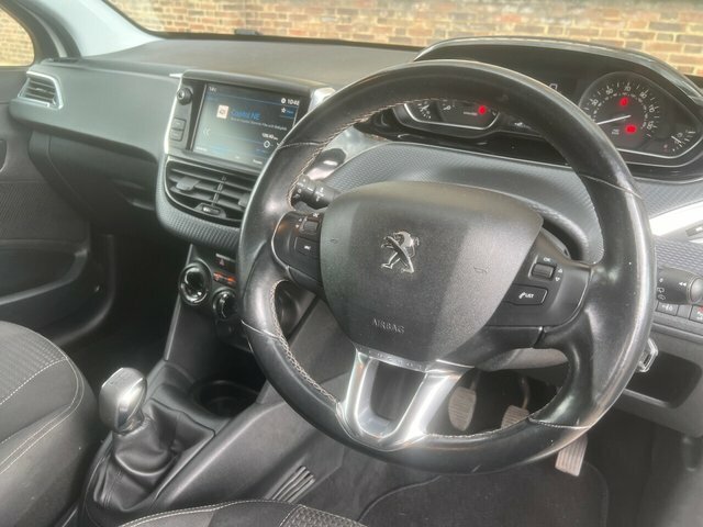 Peugeot 208 1.2L Tech Edition Black #8