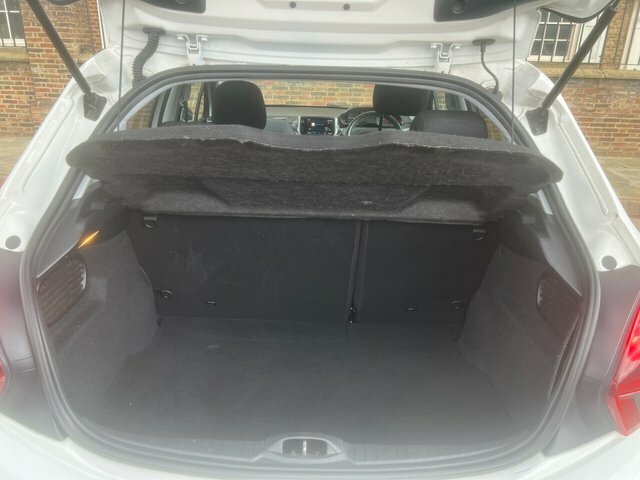 Peugeot 208 1.2L Tech Edition Black #21