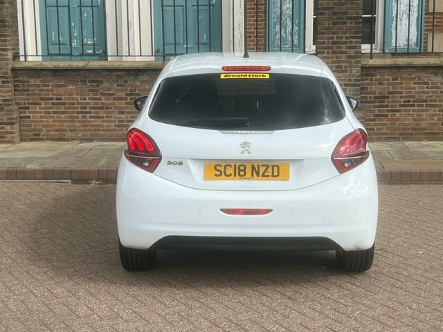 Peugeot 208 1.2L Tech Edition Black #12