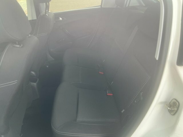 Peugeot 208 1.2L Tech Edition Black #20