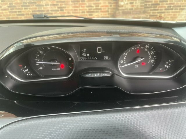 Peugeot 208 1.2L Tech Edition Black #17