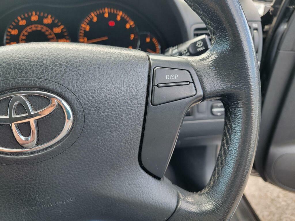 Toyota Avensis Hatchback Green #14