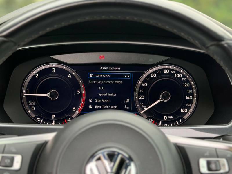 Volkswagen Tiguan Allspace 2L Match Black #16