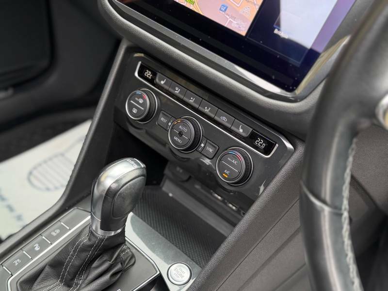 Volkswagen Tiguan Allspace 2L Match Black #30