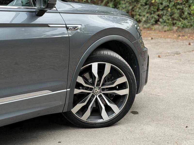 Volkswagen Tiguan Allspace 2L Match Black #20