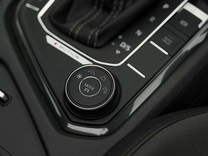 Volkswagen Tiguan Allspace 2L Match Black #18